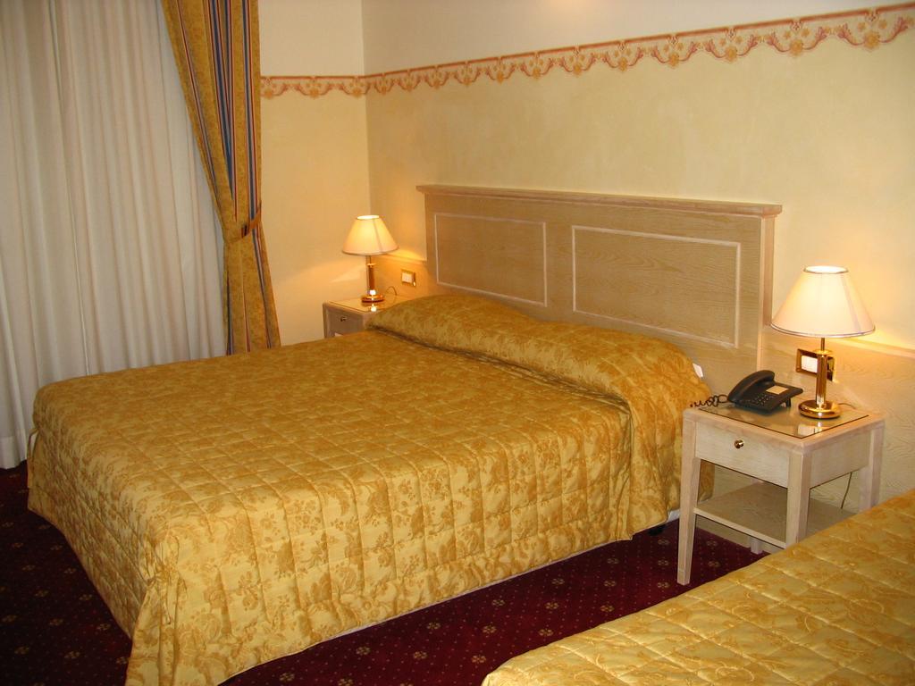Hotel Byron Rimini Eksteriør bilde