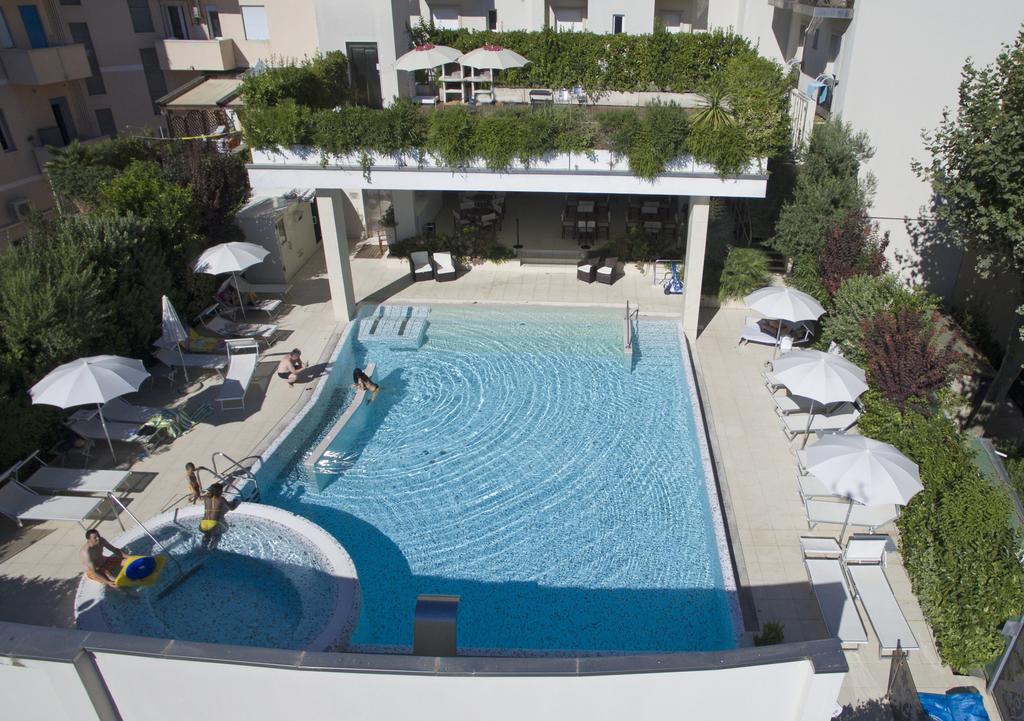 Hotel Byron Rimini Eksteriør bilde
