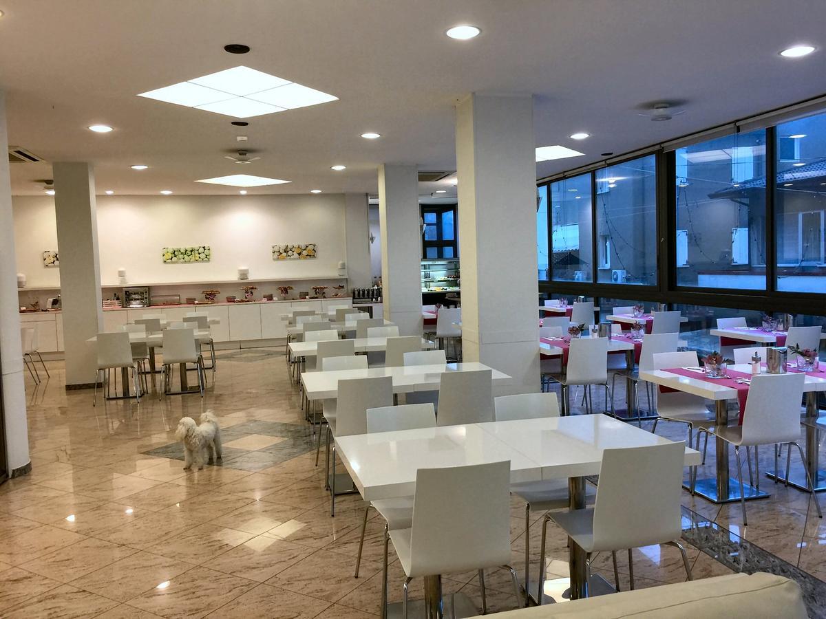 Hotel Byron Rimini Eksteriør bilde