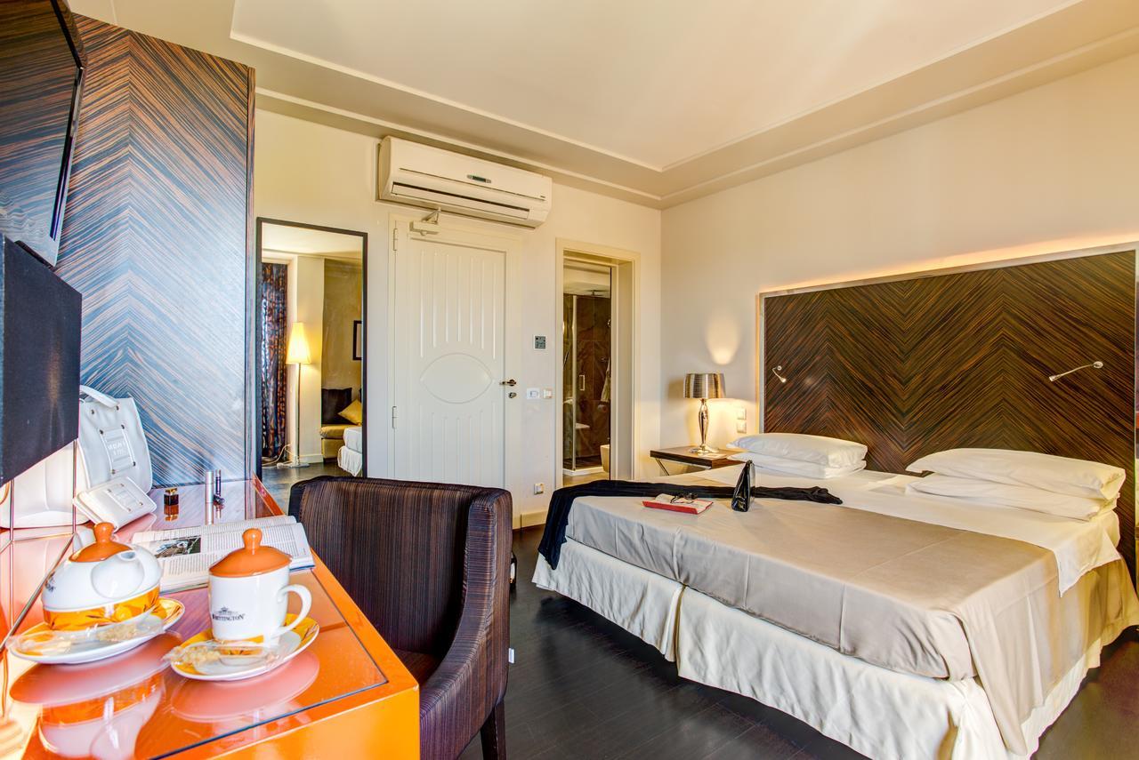 Hotel Byron Rimini Eksteriør bilde