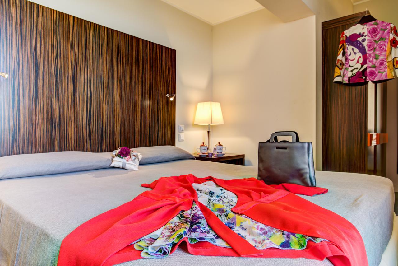 Hotel Byron Rimini Eksteriør bilde
