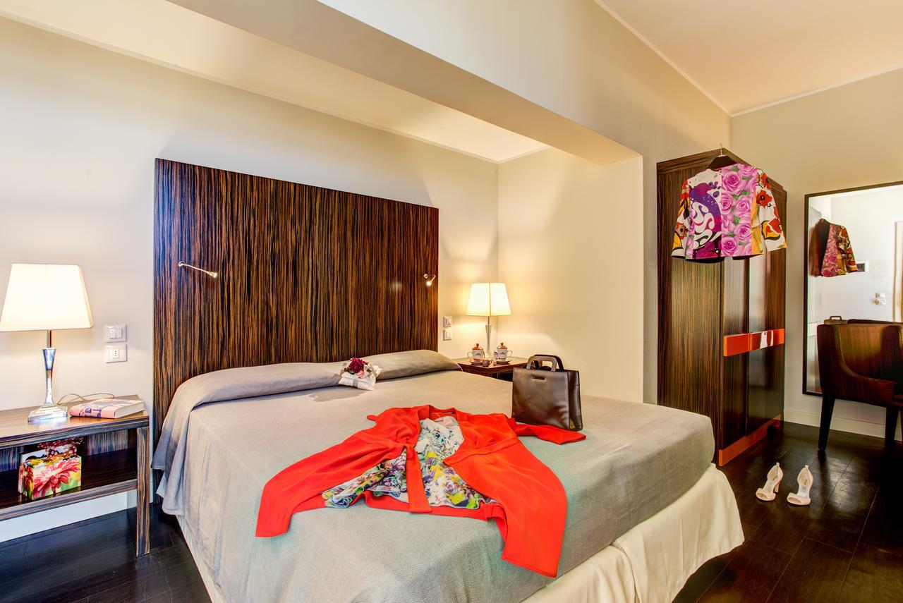 Hotel Byron Rimini Eksteriør bilde