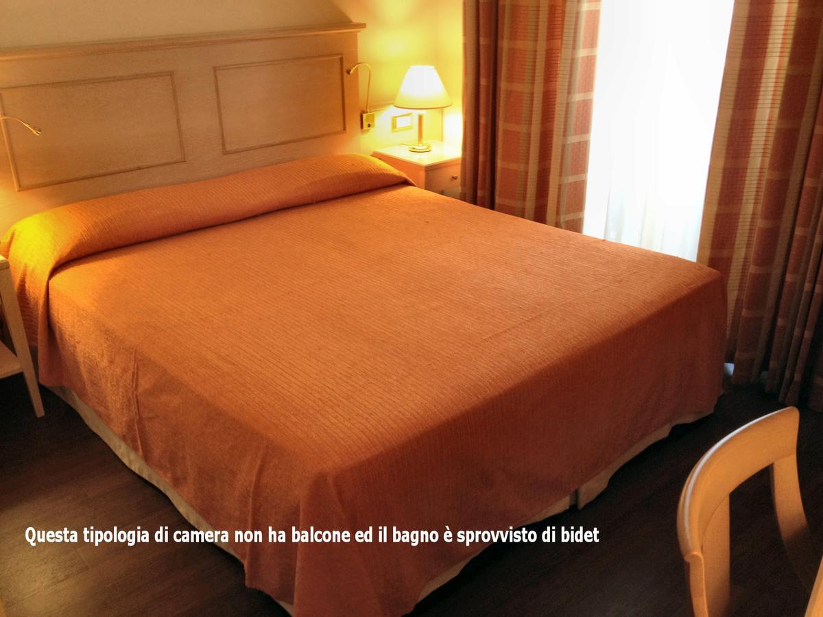 Hotel Byron Rimini Eksteriør bilde
