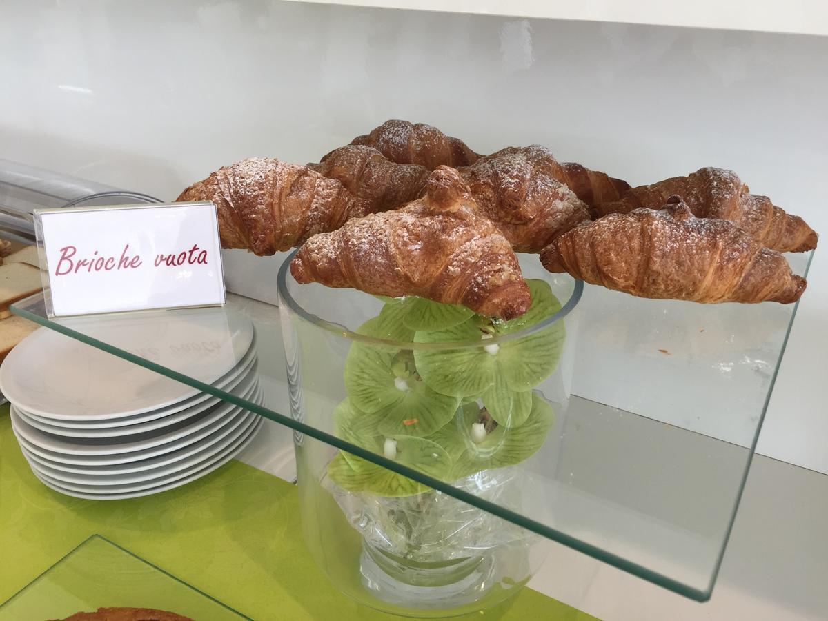 Hotel Byron Rimini Eksteriør bilde
